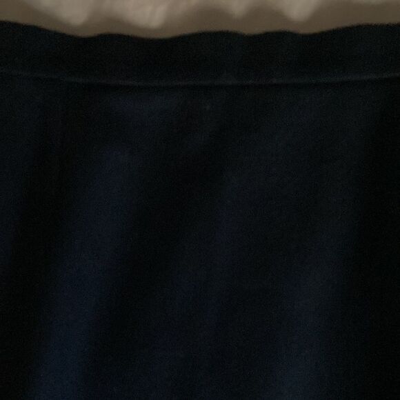 Authentic Chanel Black Wool Pencil Skirt Lined in Silk. Size 36/US 6. - Picture 2 of 6